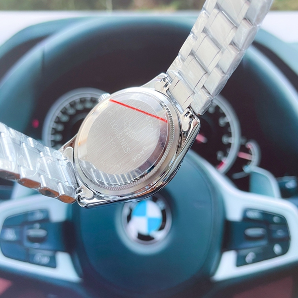 ブランド時計角部分ディテール